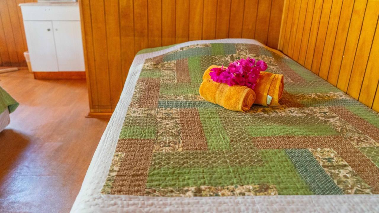 Kaimana Inn Rapa Nui Hanga Roa Exterior photo